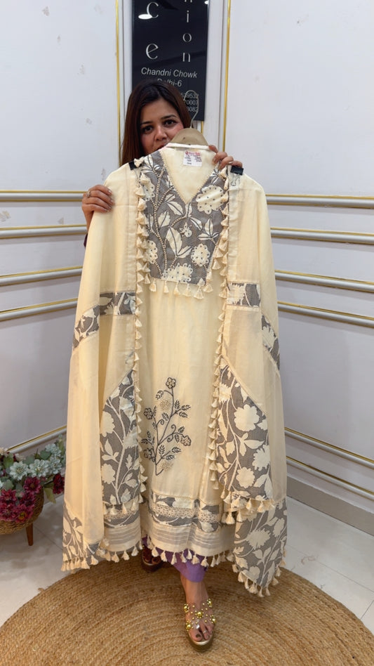 Premium pure boho style celebrity pattern latest Mul Mul suit material along with designer boho pattern dupatta GF1102 CREAM WITH GREY