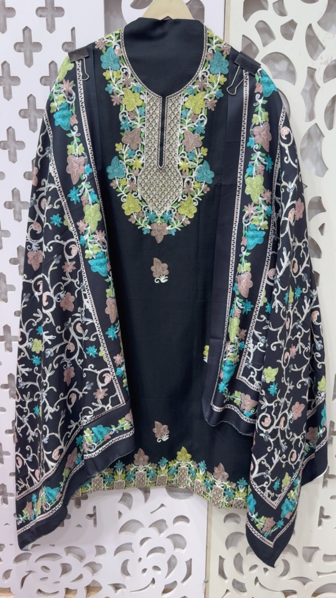 Kashmiri pashmina full embroidery suit pashmina suit material with beautiful printed pashmina shawl along with pashmina bottom GF827