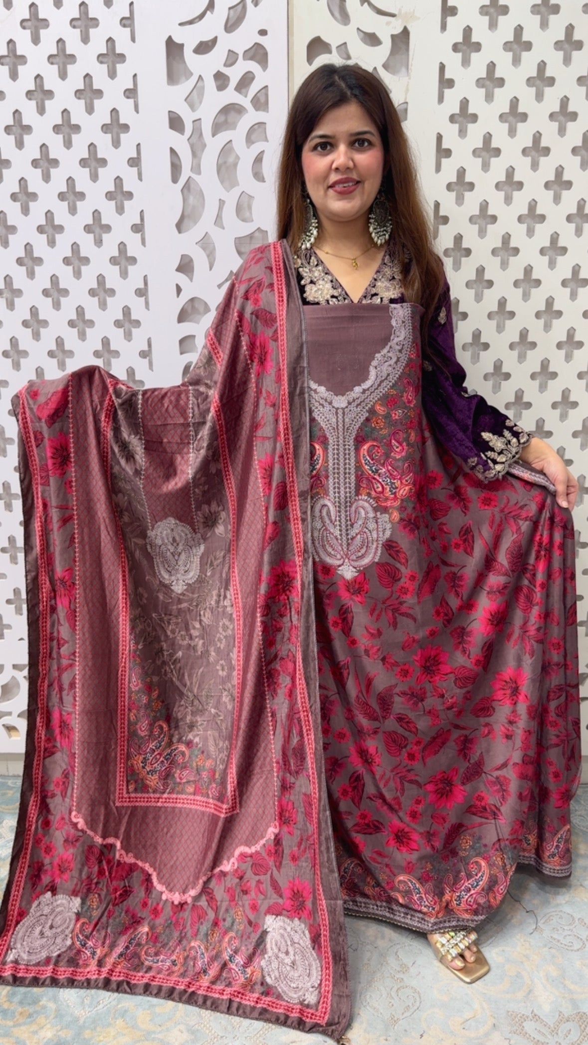 Royal and elegant winter special unique Karachi printed velvet suit mater with velvet dupatta and pashmina bottom GF839