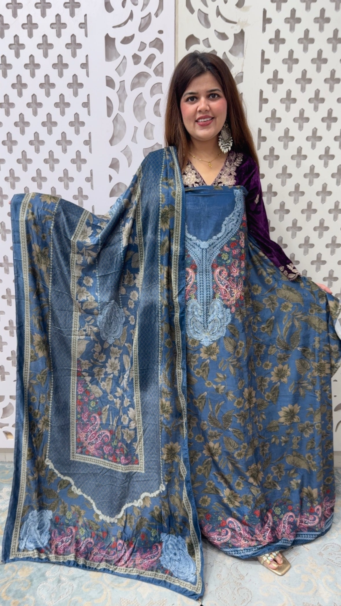 Royal and elegant winter special unique Karachi printed velvet suit mater with velvet dupatta and pashmina bottom GF839