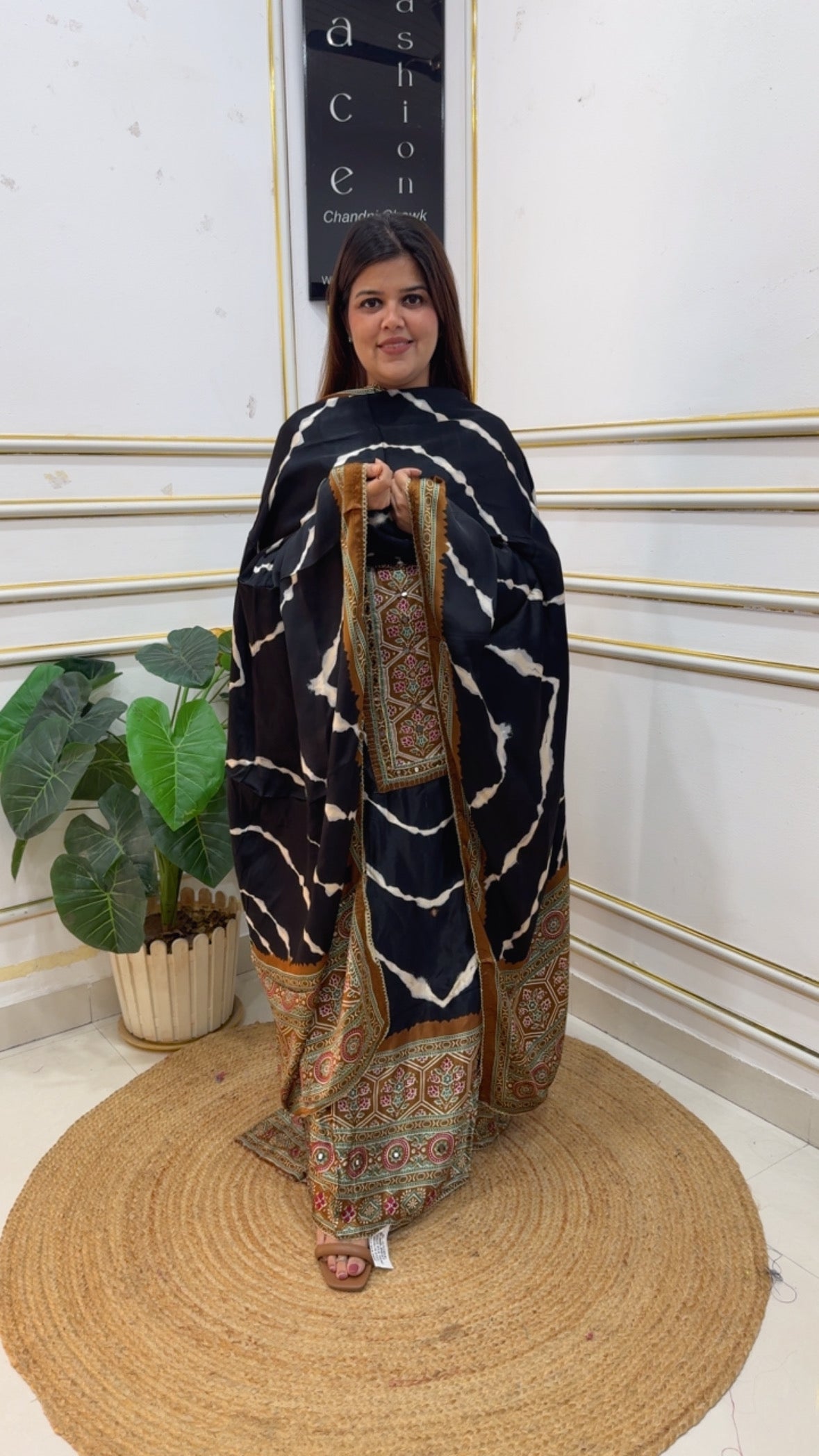 Graceful gazzi silk shivori printed unique printed gazzi series along with premium gazzi silk unique printed dupatta gf1198