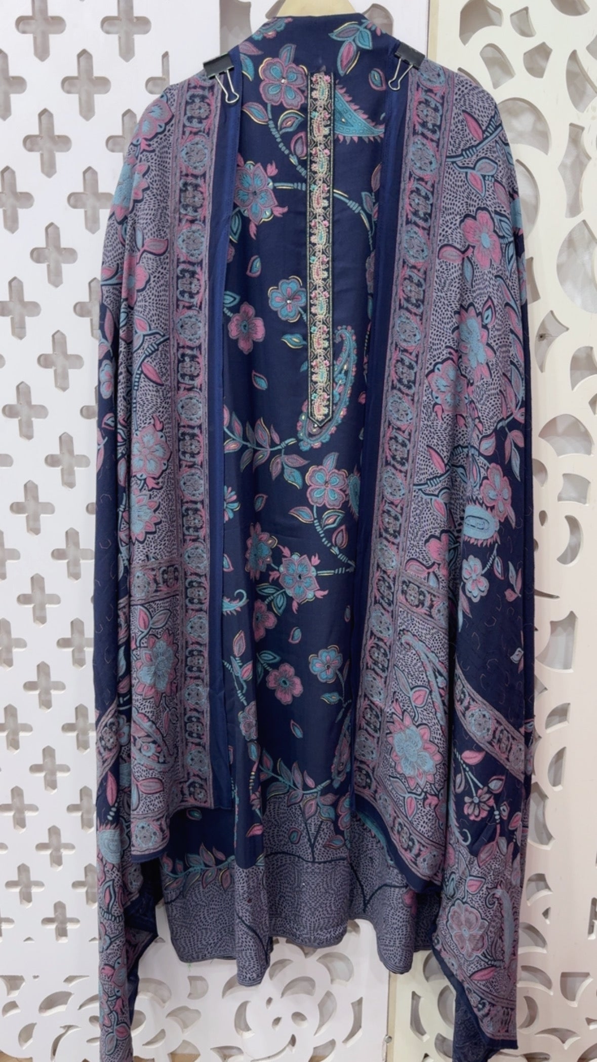 Beautiful warm karachi printed super soft pashmina with pashmina shawls along with pashmina bottom GF 828