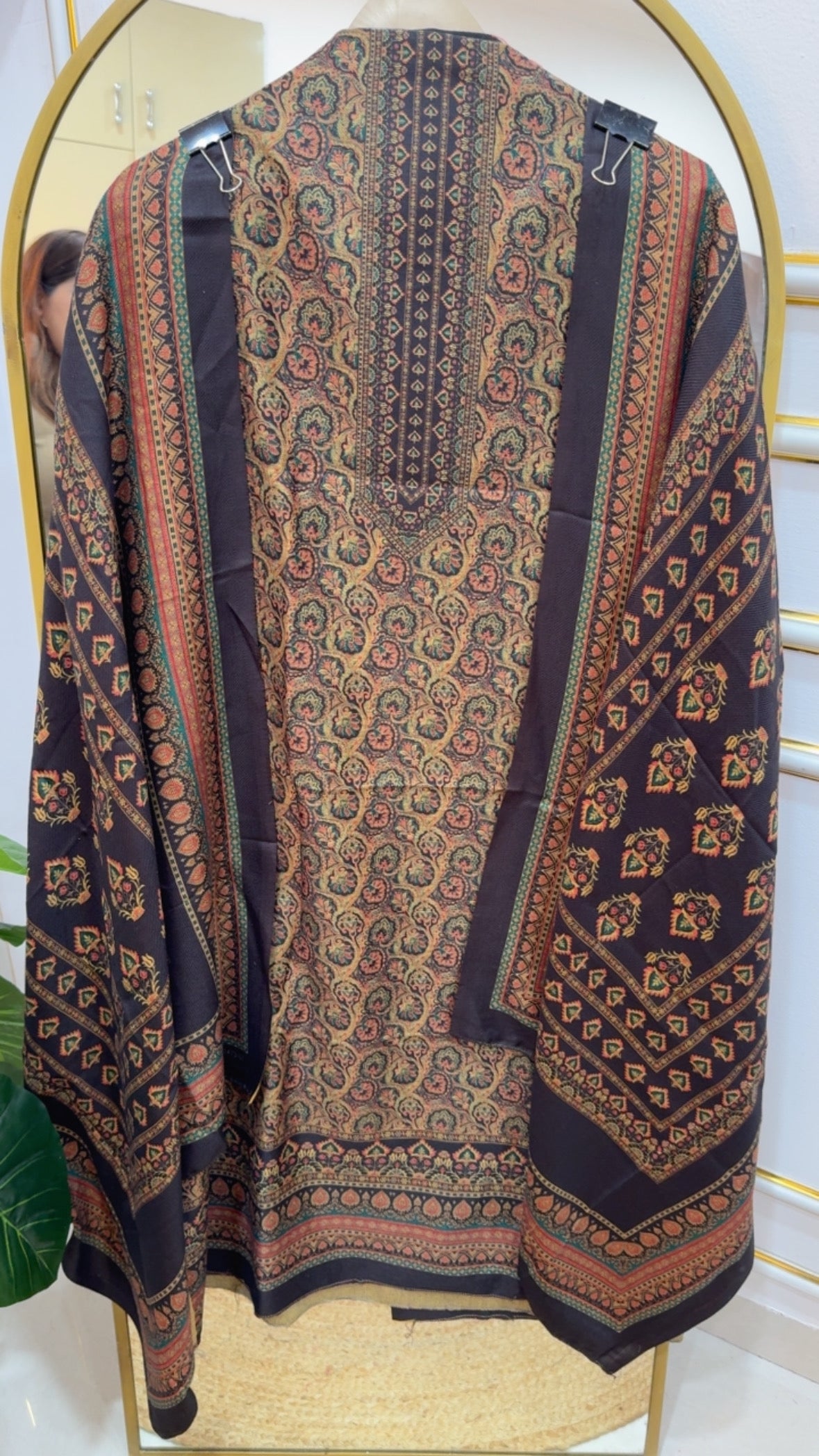 Beautiful pure warm Kani printed pashmina suit material with pashmina shawls and bottom GF872