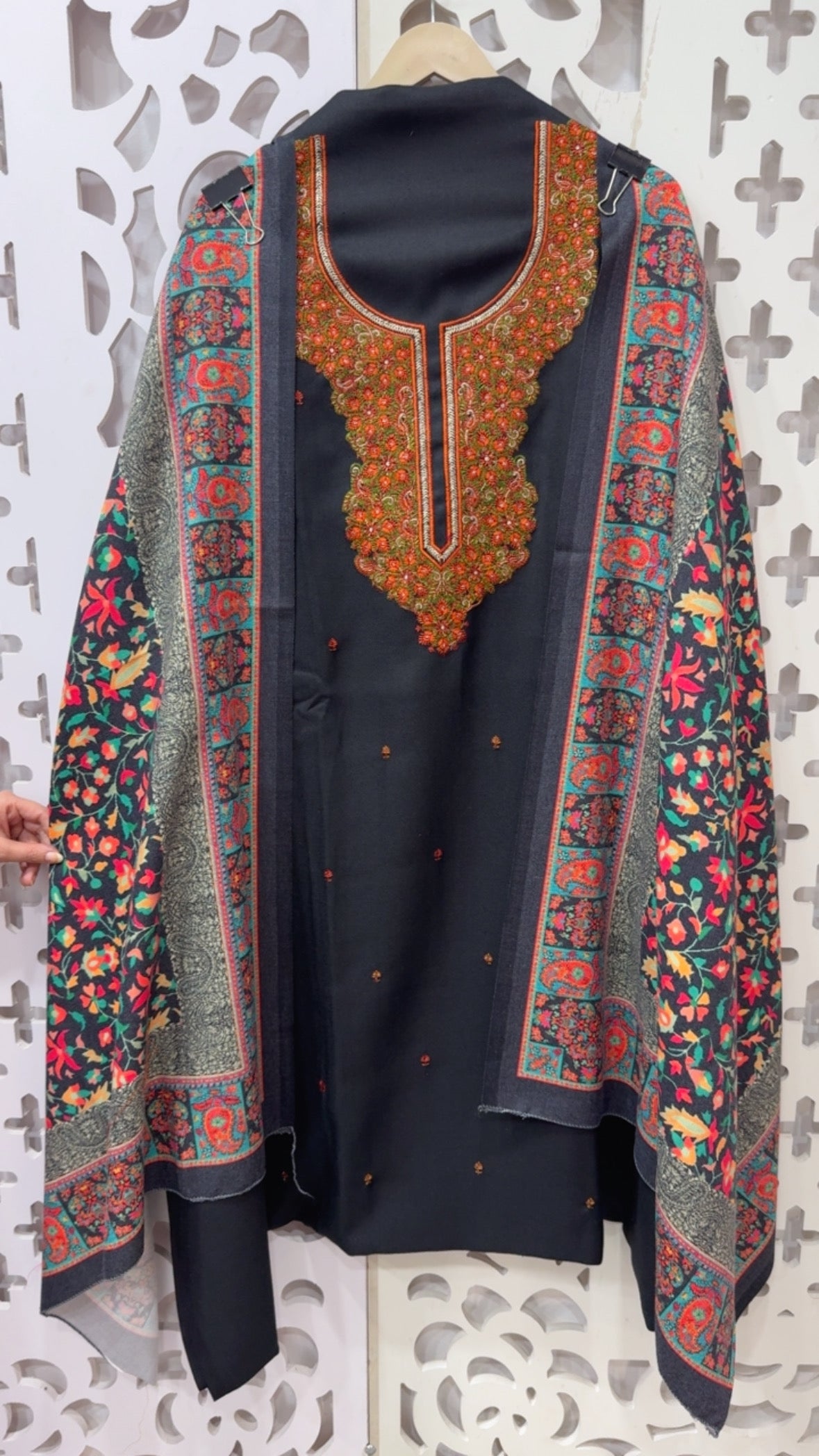 Kashmiri pashmina embroidered suit material with pashmina shawl and pashmina bottom GF808