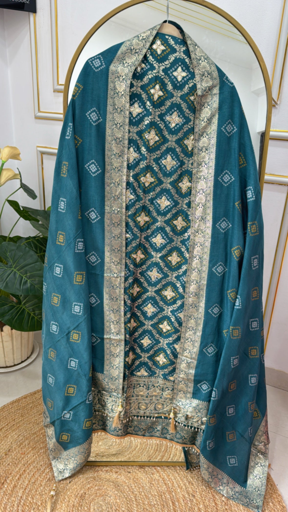 Weaved silk fabric is used for the suit, known for its luxurious feel and durability GF 322