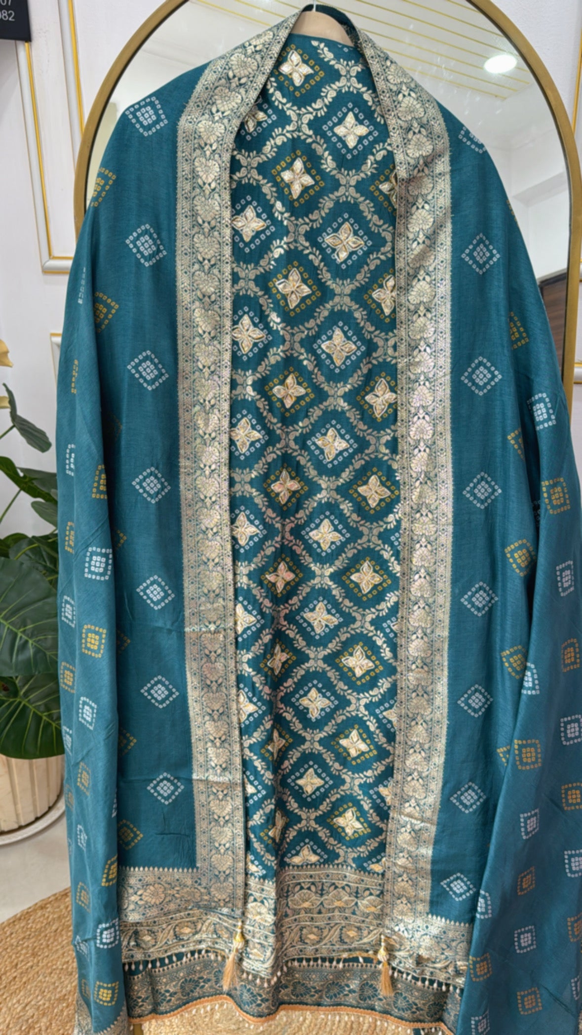 Weaved silk fabric is used for the suit, known for its luxurious feel and durability GF 322