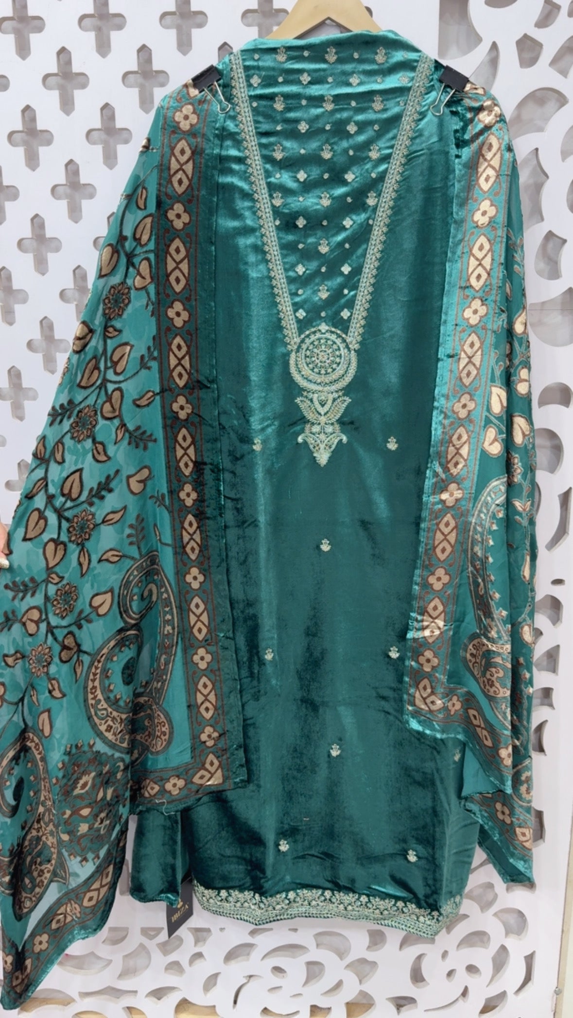 Huge demanded brasso dupatta ,pure luxury velvet suit material with unit work detailing partywear velvet suit material with velvet bottom GF854