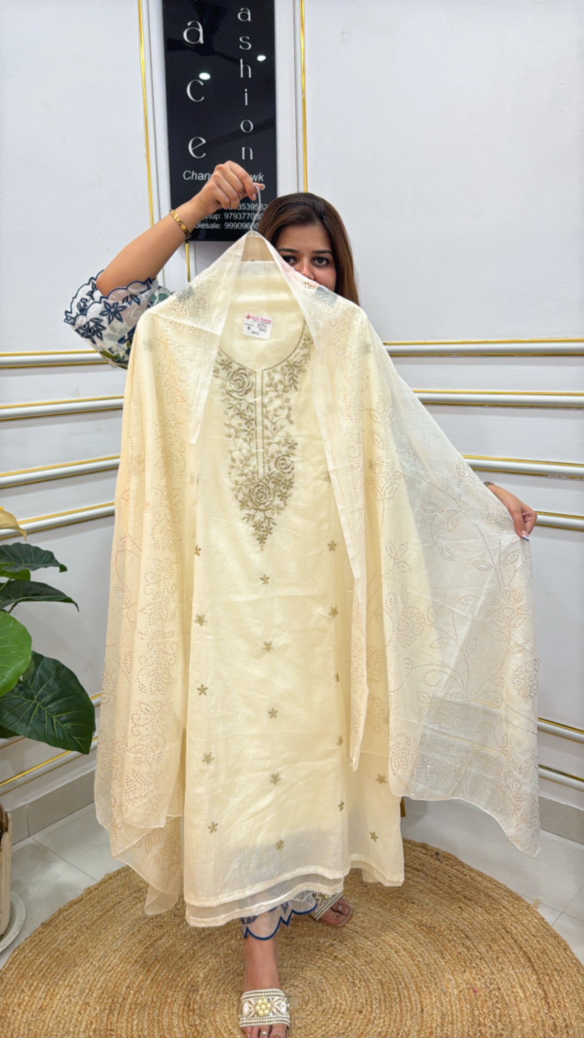 PREMIUM MUL ZARI DORIA EMBROIDED  COTTON SILK FABRIC  UNSTITCHED SUIT GF 44