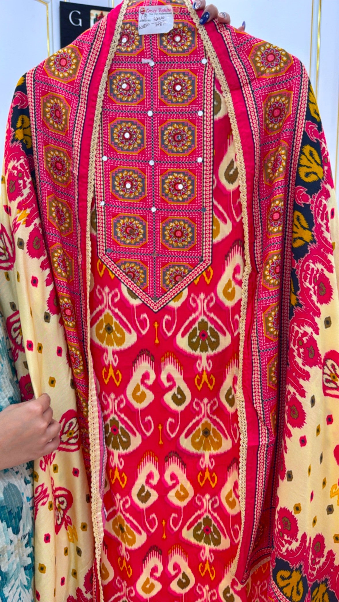 Colorful The Grace Fashion Ethnic Kaftan with Intricate Patterns and Embellished Neckline